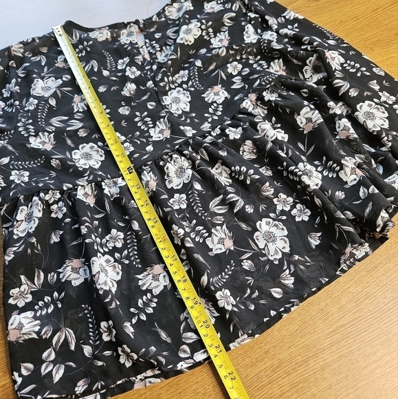 Aeropostale black sheer babydoll / peplum style top with long flowy bell sleeves - Picture 8 of 11